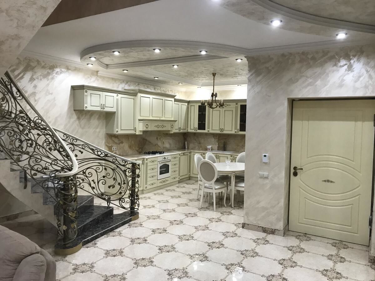Виллы White Luxury Villa With Swimming Pool In City Center Ереван