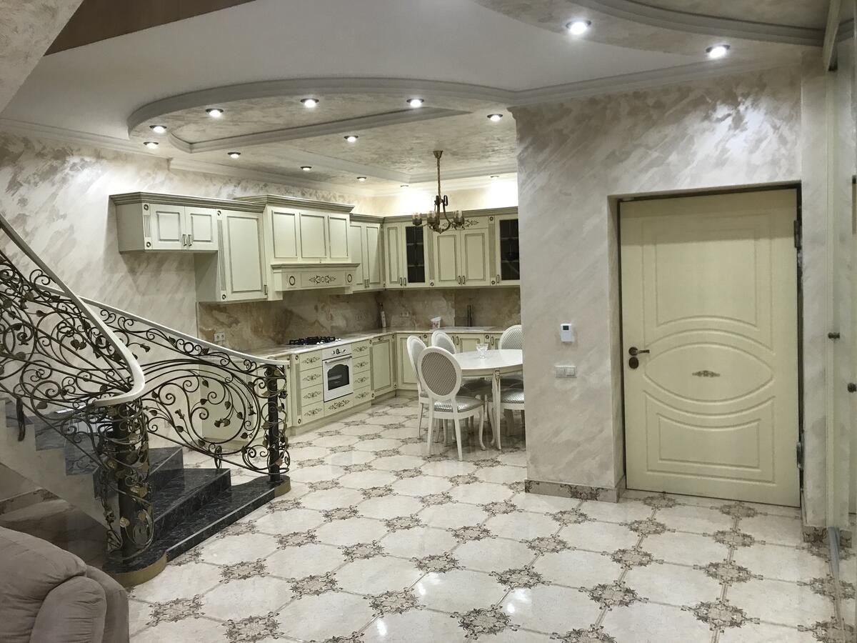 Виллы White Luxury Villa With Swimming Pool In City Center Ереван