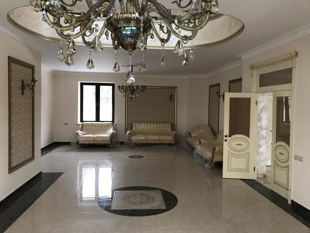 Виллы White Luxury Villa With Swimming Pool In City Center Ереван