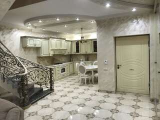 Виллы White Luxury Villa With Swimming Pool In City Center Ереван Вилла-17