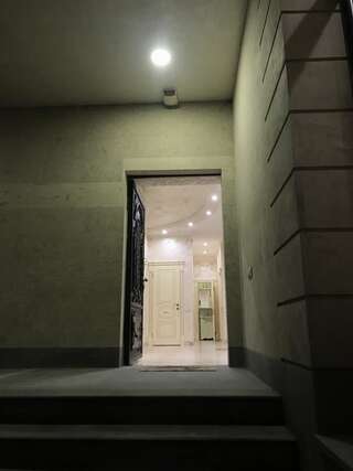 Виллы White Luxury Villa With Swimming Pool In City Center Ереван Вилла-21