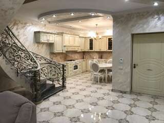 Виллы White Luxury Villa With Swimming Pool In City Center Ереван Вилла-23