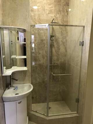 Виллы White Luxury Villa With Swimming Pool In City Center Ереван Вилла-31