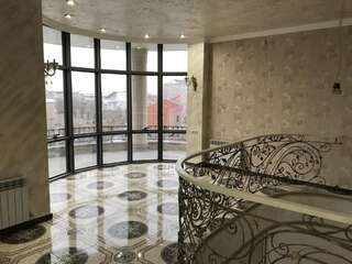 Виллы White Luxury Villa With Swimming Pool In City Center Ереван Вилла-32