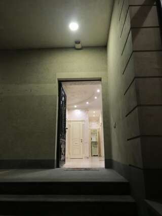 Виллы White Luxury Villa With Swimming Pool In City Center Ереван Вилла-46