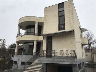 Виллы White Luxury Villa With Swimming Pool In City Center Ереван Вилла-3