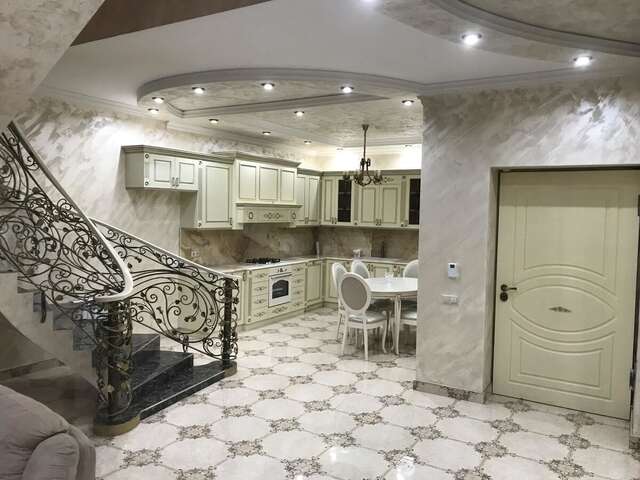 Виллы White Luxury Villa With Swimming Pool In City Center Ереван-14