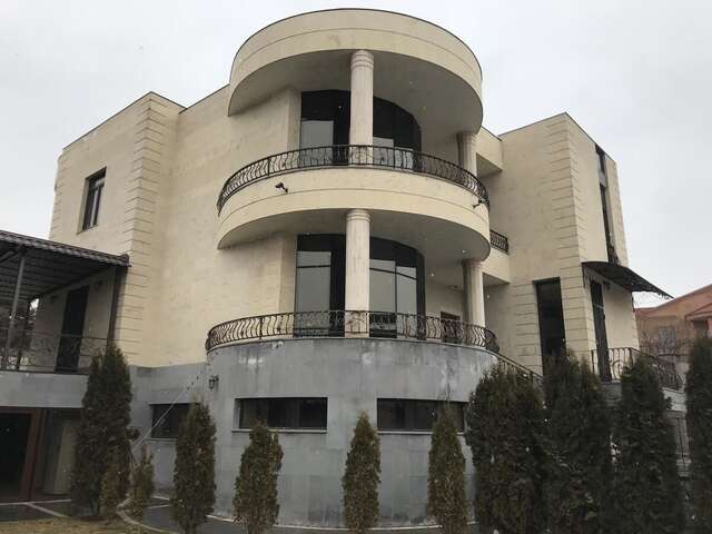 Виллы White Luxury Villa With Swimming Pool In City Center Ереван-29